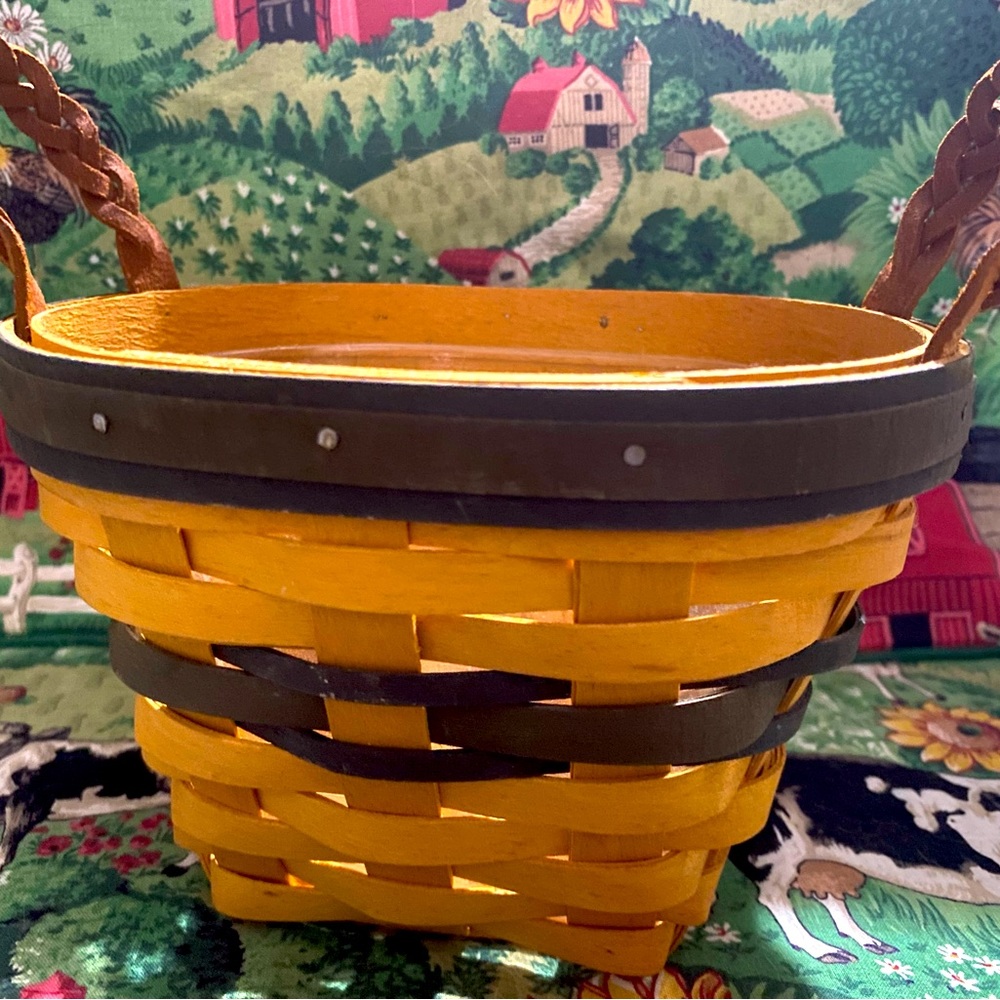 1999 Longaberger Collector’s Club Renewal Basket & Food Grade Protector